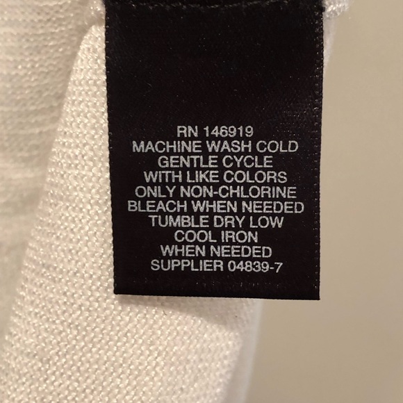 ⛲️ Soft & Lacy Liz Claiborne Top ⛲️ - Picture 7 of 8